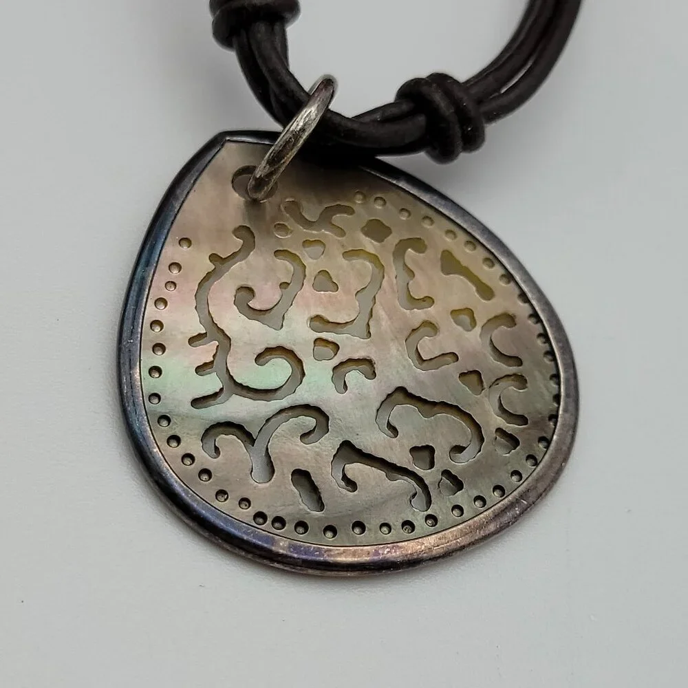 Silpada 925 Sterling Silver Carved Abalone Shell Pendant Cord Necklace 18" Adj. - Picture 2 of 6